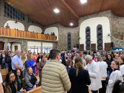 Padre Joaquim preside o oitavo dia da Novena em honra a Nossa Senhora Aparecida em Laranjeiras do Sul